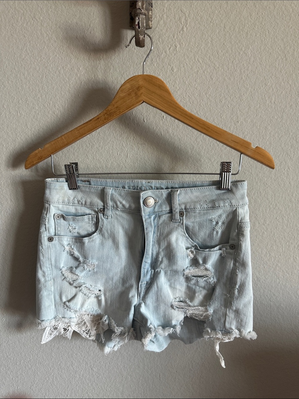 American Eagle Outfitters Super Stretch Hi-Rise Shortie Jean Shorts Lace Pocket - Picture 2 of 7
